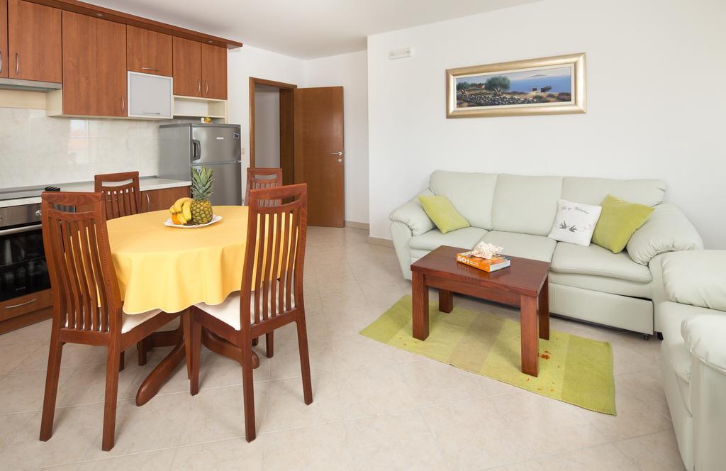 Apartments Leon Podstrana Rum bild