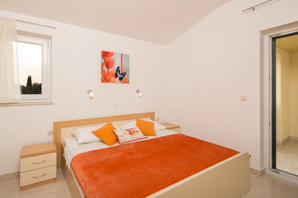 Apartments Leon Podstrana Rum bild